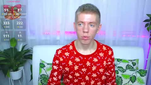 Snapshot of kireev_ chatting on December 5, 7:05 am online show from December 5, 7:05 am