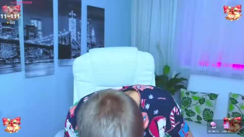 Snapshot of kireev_ chatting on December 6, 10:05 am online show from December 6, 10:05 am