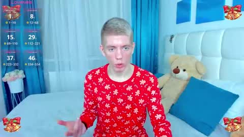 Snapshot of kireev_ chatting on December 7, 7:27 am online show from December 7, 7:27 am