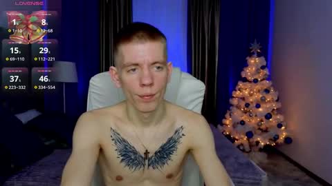 Snapshot of kireev_ chatting on December 18, 6:43 am online show from December 18, 6:43 am