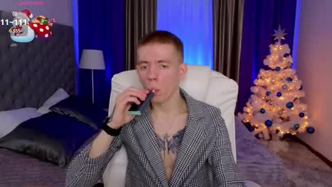 Snapshot of kireev_ chatting on December 23, 7:06 am online show from December 23, 7:06 am