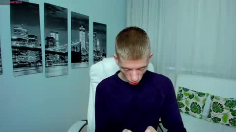 Snapshot of kireev_ chatting on December 24, 9:17 am online show from December 24, 9:17 am