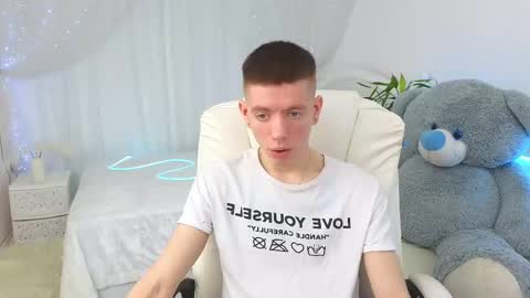 Snapshot of kireev_ chatting on March 11, 7:04 am online show from March 11, 7:04 am