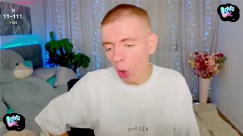 Snapshot of kireev_ chatting on October 12, 8:46 am online show from October 12, 8:46 am