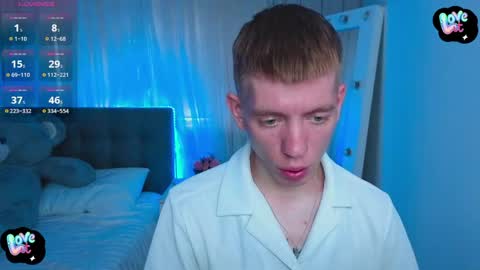 Snapshot of kireev_ chatting on April 30, 8:20 am online show from April 30, 8:20 am