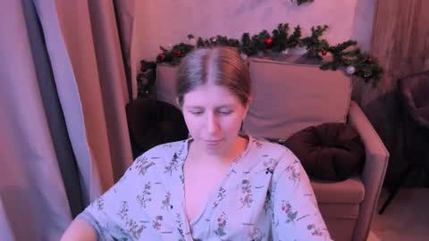 Kira online show from December 19, 10:00 pm