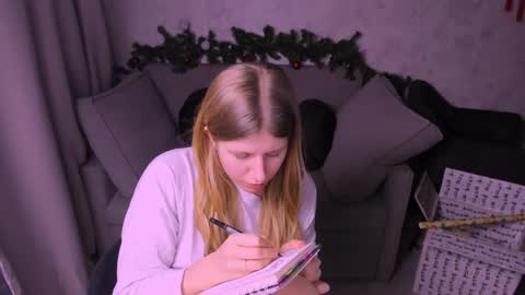 Snapshot of kirraa_ chatting on December 22, 2:28 am Kira online show from December 22, 2:28 am