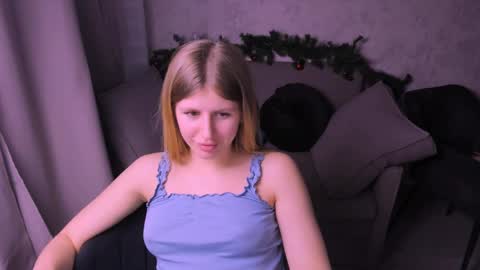 Snapshot of kirraa_ chatting on December 30, 1:15 am Kira online show from December 30, 1:15 am