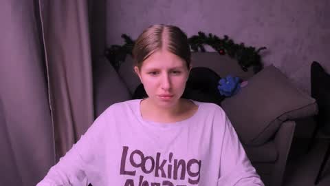 Snapshot of kirraa_ chatting on January 4, 8:05 pm Kira online show from January 4, 8:05 pm