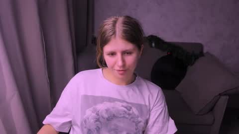 Snapshot of kirraa_ chatting on January 5, 9:14 pm Kira online show from January 5, 9:14 pm