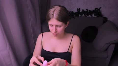 Snapshot of kirraa_ chatting on January 9, 11:24 pm Kira online show from January 9, 11:24 pm