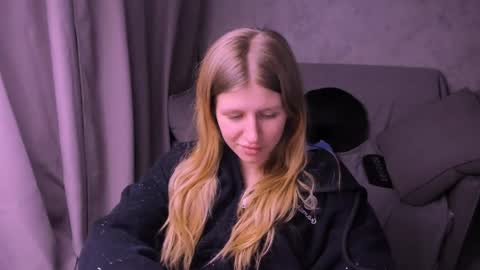 Snapshot of kirraa_ chatting on January 18, 11:00 pm Kira online show from January 18, 11:00 pm