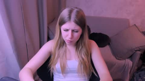 Snapshot of kirraa_ chatting on January 31, 10:31 pm Kira online show from January 31, 10:31 pm