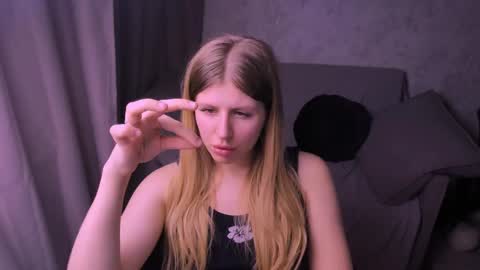 Snapshot of kirraa_ chatting on February 4, 10:45 pm Kira online show from February 4, 10:45 pm