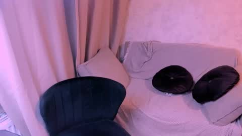 Snapshot of kirraa_ chatting on March 2, 7:12 pm Kira online show from March 2, 7:12 pm