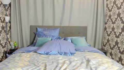 Snapshot of kirraa_ chatting on September 17, 3:46 pm Kira online show from September 17, 3:46 pm