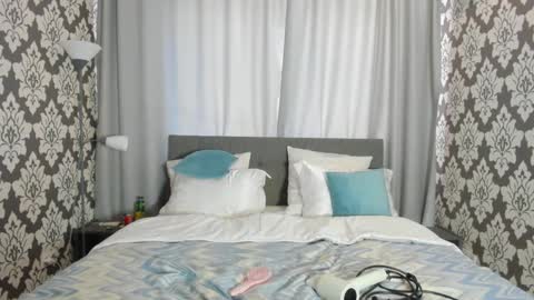 Snapshot of kirraa_ chatting on October 3, 1:08 pm Kira online show from October 3, 1:08 pm