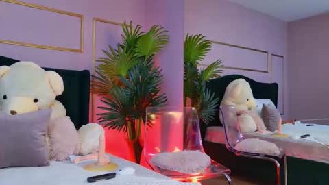 Kirra online show from November 22, 4:22 am