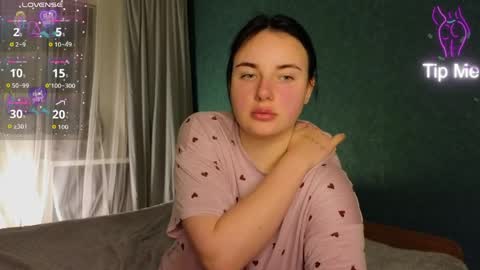 Kira online show from April 8, 6:52 pm