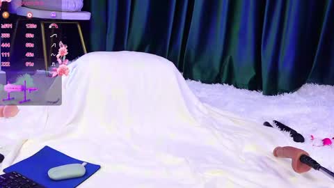 kiss_katy online show from April 2, 7:39 am