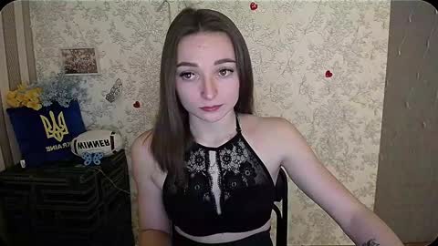 Snapshot of kiss_shy chatting on December 13, 11:02 am Valeria online show from December 13, 11:02 am