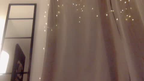 Kissah Kreampuff online show from September 13, 3:28 am