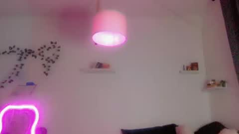 Kissah Kreampuff online show from October 10, 3:49 am