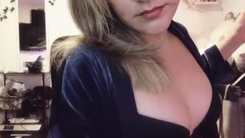 Kissah Kreampuff online show from November 20, 4:23 am