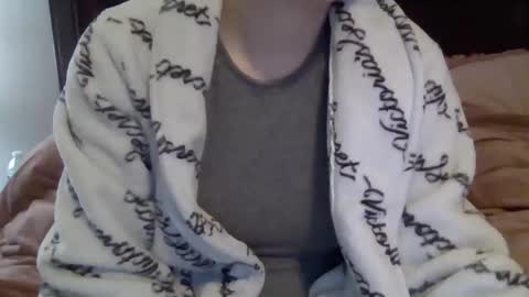 kissandtell1357 online show from November 18, 3:27 pm