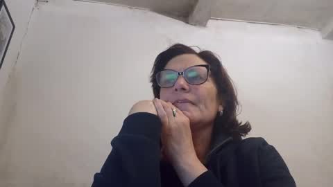 kissandvibe online show from April 8, 6:52 pm