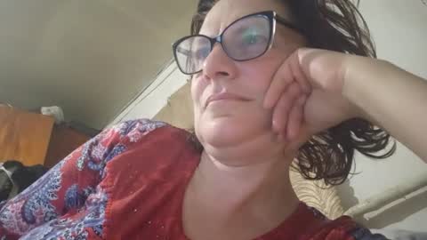 kissandvibe online show from April 10, 7:29 pm