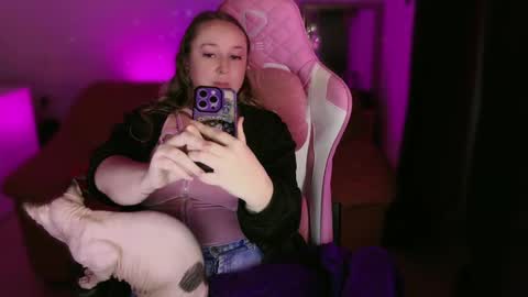 kissica online show from February 11, 6:01 pm