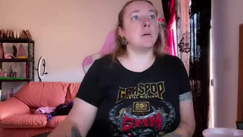 kissica online show from October 29, 6:15 am