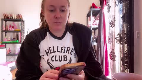 kissica online show from November 27, 9:00 am