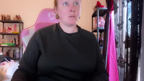 kissica online show from February 8, 2:42 pm