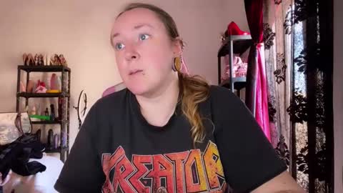 kissica online show from February 25, 2:27 pm