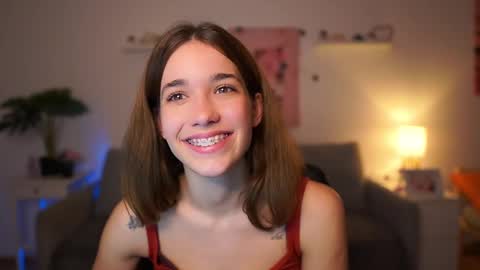 Sisi online show from October 1, 6:14 pm