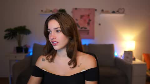 Sisi online show from November 11, 2:17 pm