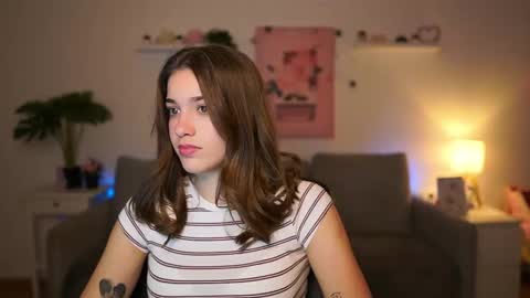 Sisi online show from January 8, 2:19 pm