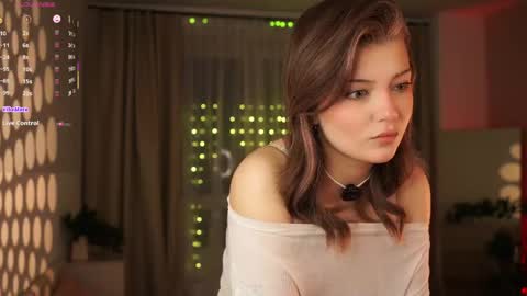 Lola online show from May 31, 7:48 pm
