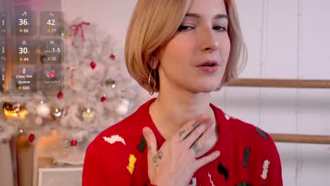 Snapshot of kisskiss_muah chatting on December 11, 1:39 pm Kate  online show from December 11, 1:39 pm