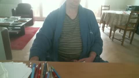 kisslog1 online show from November 2, 9:00 am