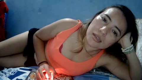 Snapshot of kissmelovejummy chatting on July 30, 12:04 pm Erika paul online show from July 30, 12:04 pm