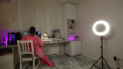 Snezhana online show from November 1, 2:30 pm