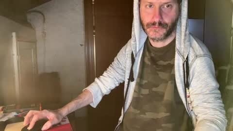 kissofbanned1983 online show from April 22, 1:12 pm