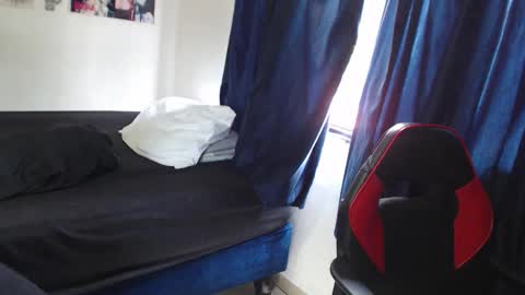 kitcatdreams online show from April 19, 4:28 pm