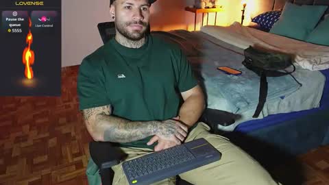 kite__ online show from March 8, 2:21 pm