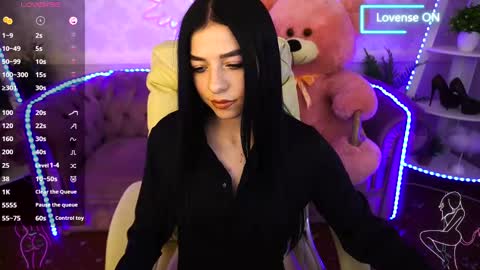 kitness online show from February 10, 8:00 pm