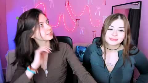 kitniss online show from April 12, 7:08 pm