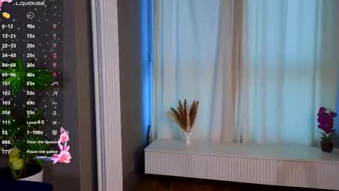 The sexy fox Kitsune online show from February 27, 5:29 am